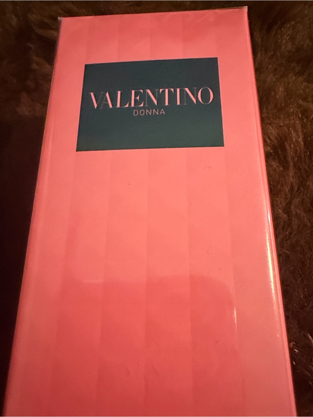 Valentino Born in Roma Perfumed Body Shimmer/moisturizer- 4.2 fl oz - Picture 2 of 6